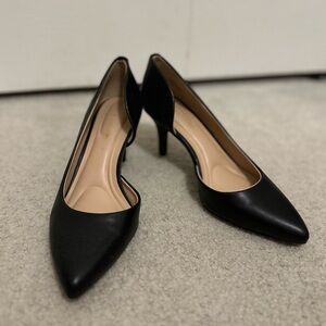 Kelly & Katie Satela Heel in Black, Size 7